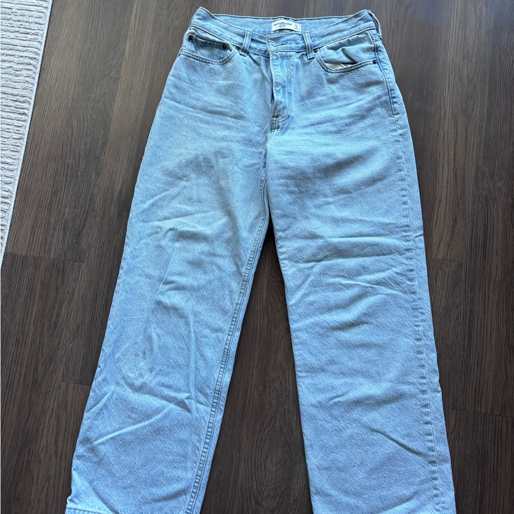 Abercrombie & Fitch High Rise Loose Jean